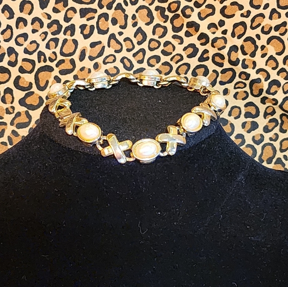 Jewelry Vintage Costume Jewelry Bracelet Faux Pearls And Gold Poshmark